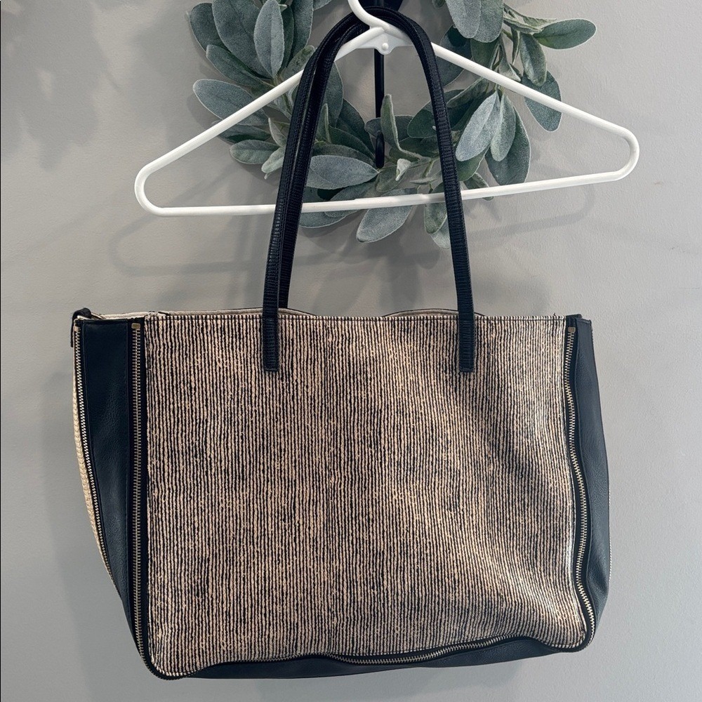 Sondra Roberts squared Black and Cream Tote